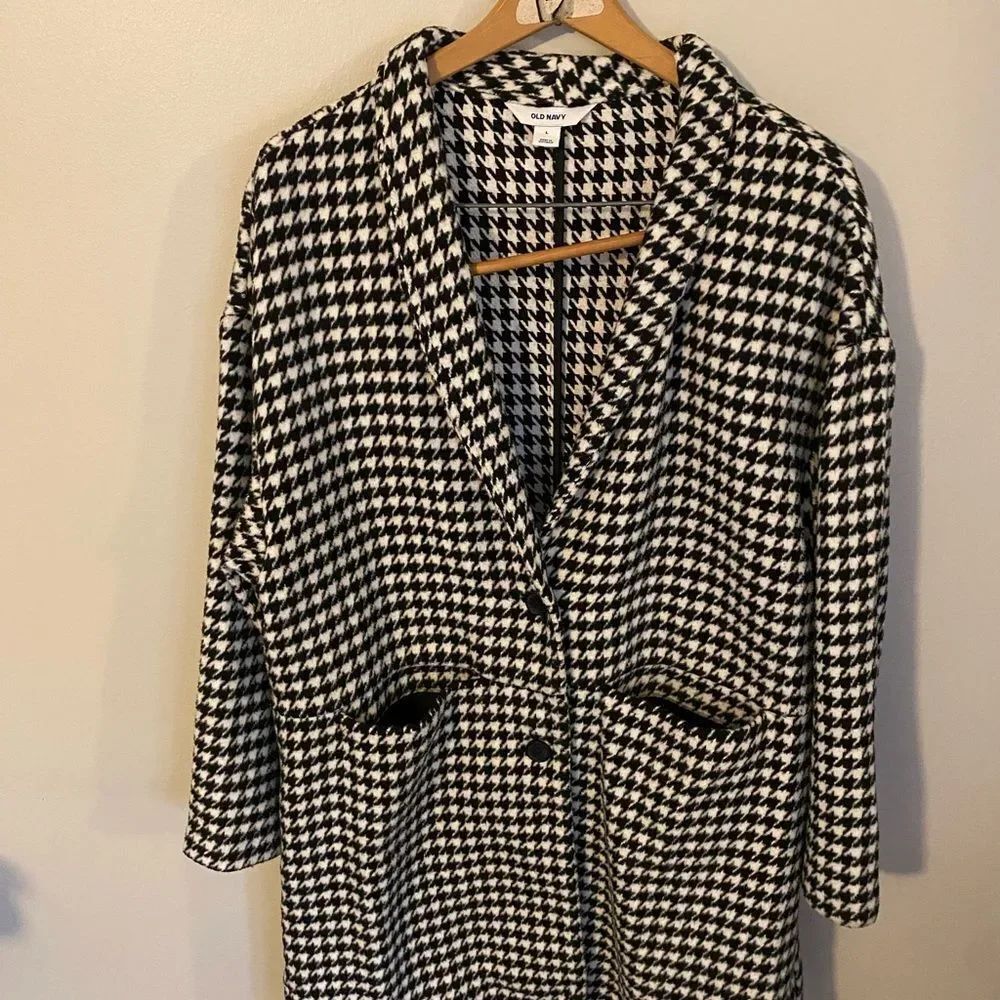 Old Navy Black & White Houndstooth Coat – Size L – Classic Notched Lapel